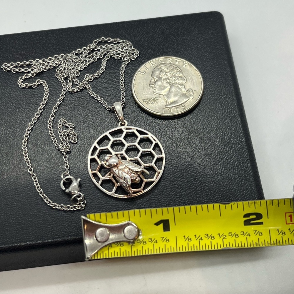 Sterling silver bumble bee on honeycomb pendant on s steel chain necklace - Picture 6 of 10